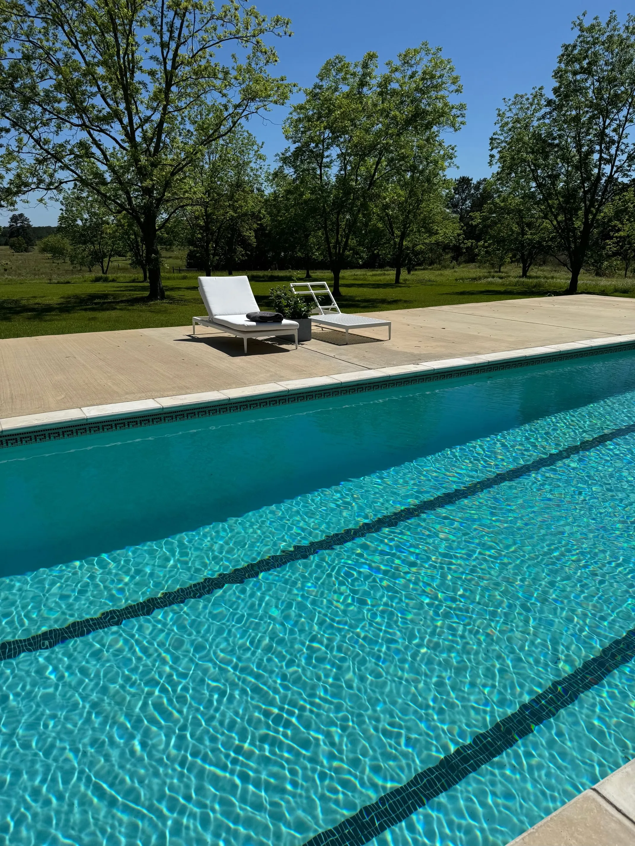 a clean pool